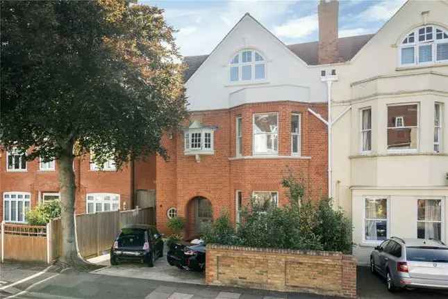 5 Bedroom Semi-Detached House Wimbledon Village