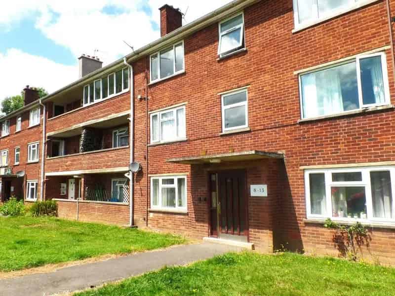 2 Bedroom Apartment for Sale in Whitchurch, Cardiff
