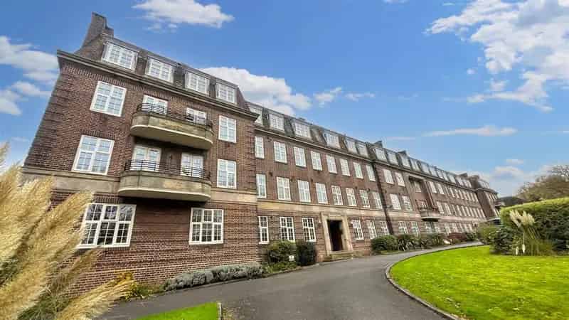 3 Bedroom Apartment for Sale in Moseley