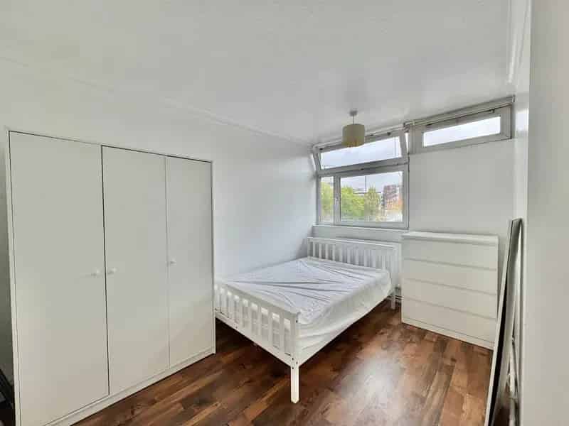 3 Bedroom Flat House to Rent