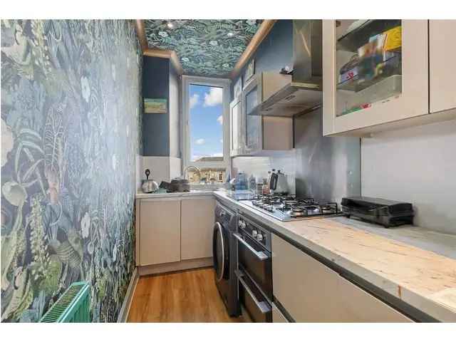 2 Bedroom Flat for Sale Cathcart Road