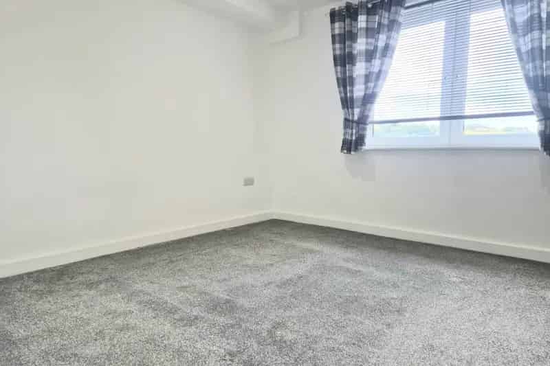Two Bedroom Apartment Mixenden Stunning Valley Views Zero Deposit Guarantee