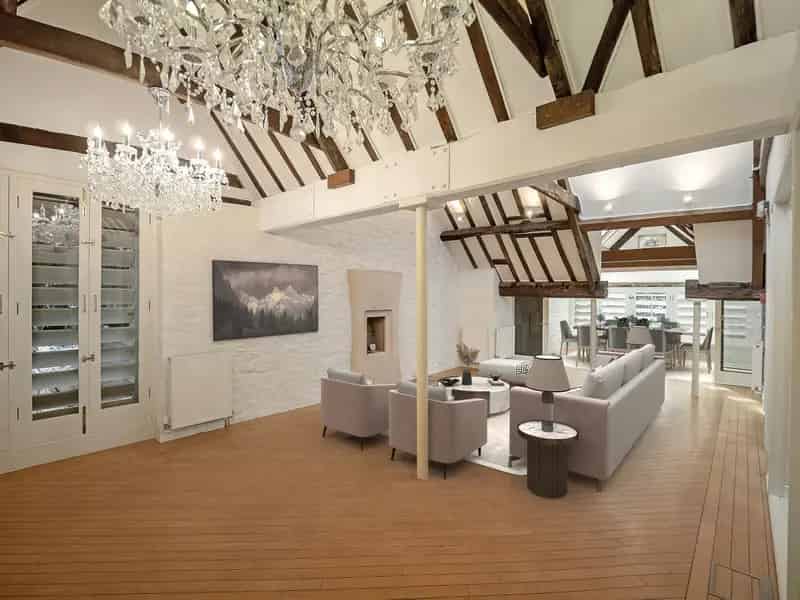 4 Bedroom Semi-Detached House Conversion Near Malmesbury Abbey