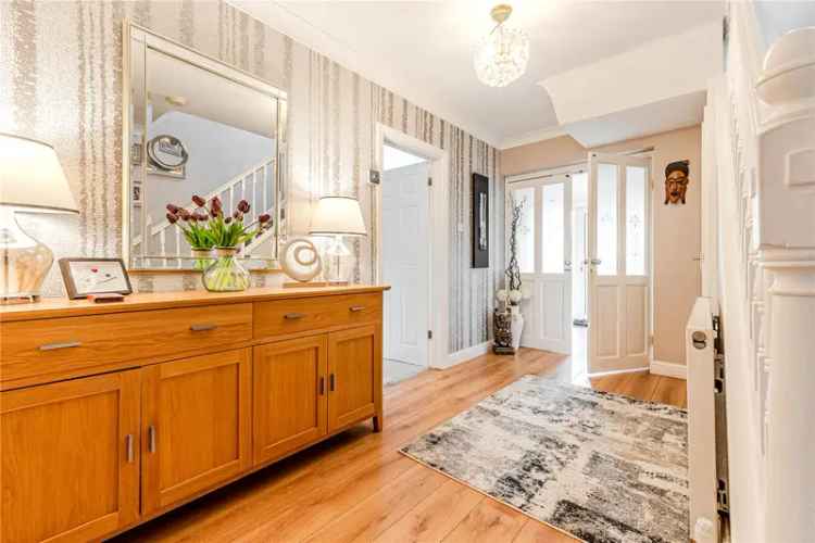 House For Sale in Leeds, England