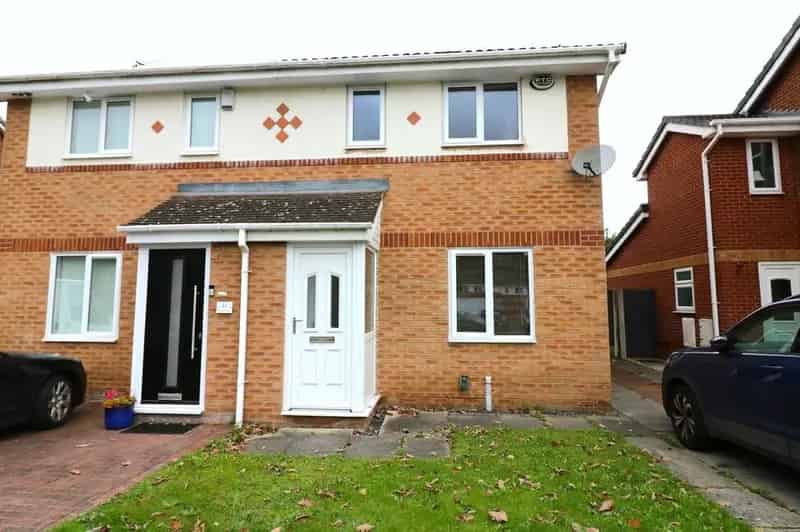 3 Bedroom Semi Detached House for Sale Stanney Oaks Ellesmere Port