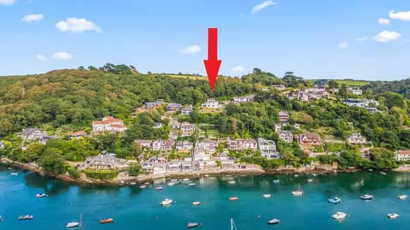 4 Bed Detached House for Sale with River Views