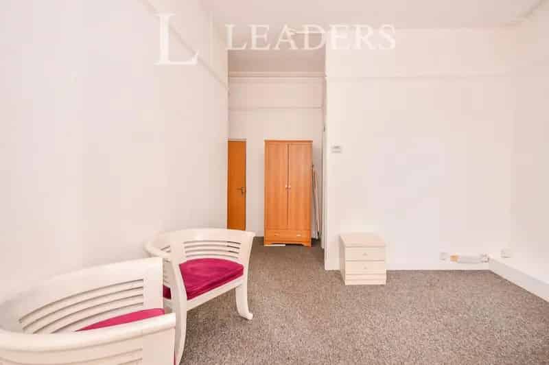 Studio Flat Bournemouth Town Centre No Deposit Option Available June 2025