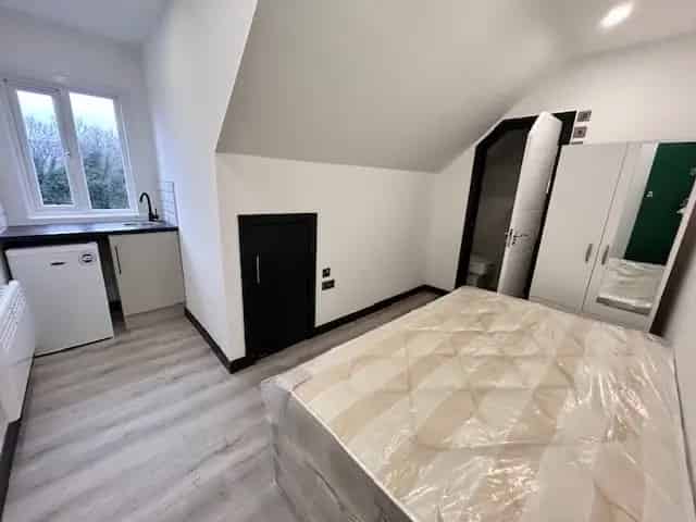 Single Occupancy Studio Room Chatham Bills Included