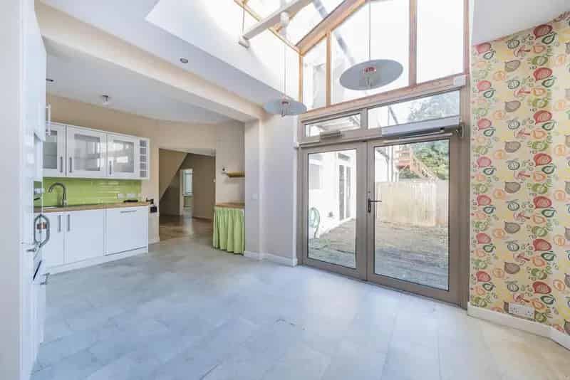 Spacious Garden Flat Near Elizabeth Line West Ealing