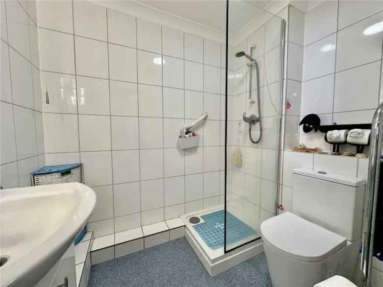 1 Bedroom Apartment for Sale Near Westbourne Beach