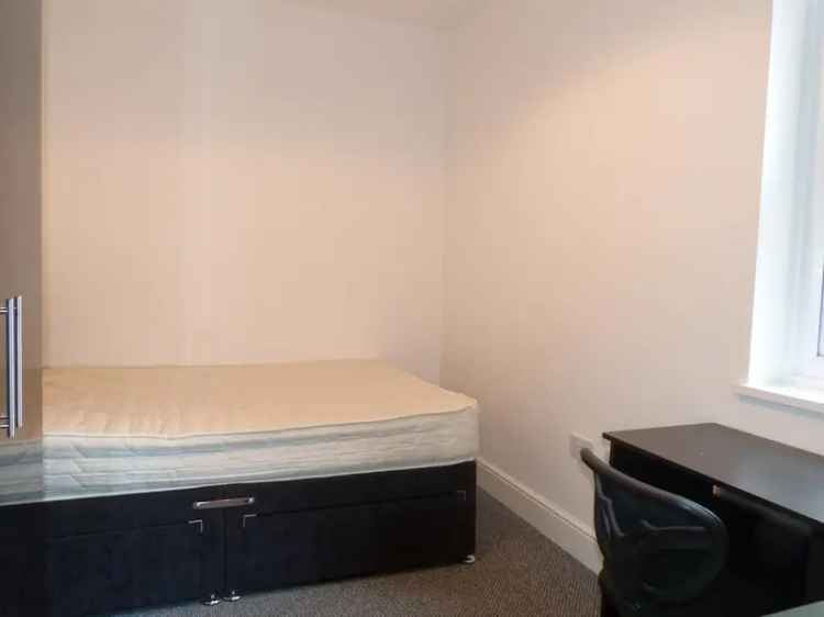 1 Bedroom House Share to Rent Near M5 Motorway