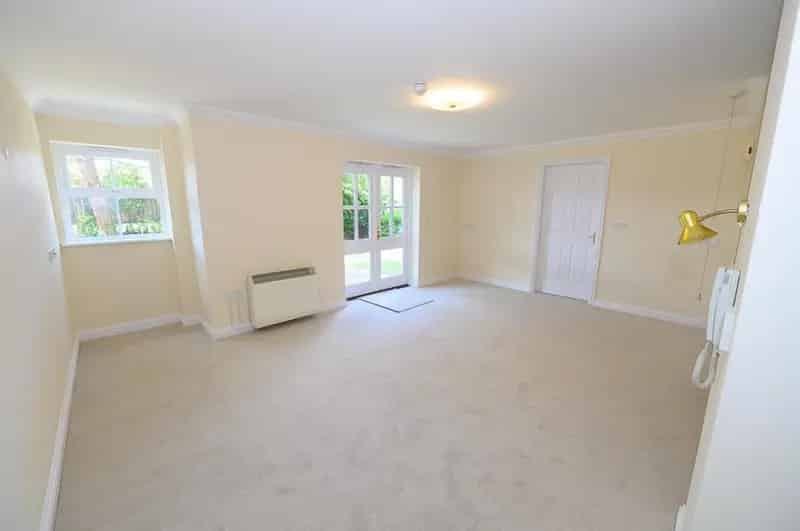 1 bedroom Flat
 For Sale