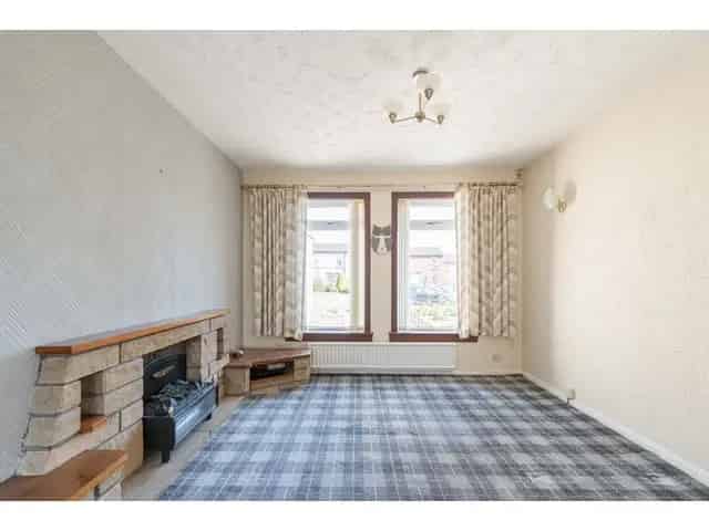 2 Bedroom Semi Detached House for Sale in Livingston Deans