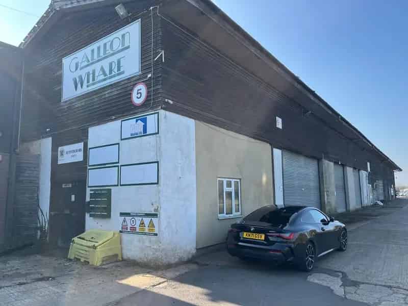 Storage Workshop with Roller Shutter Doors 24 7 Access