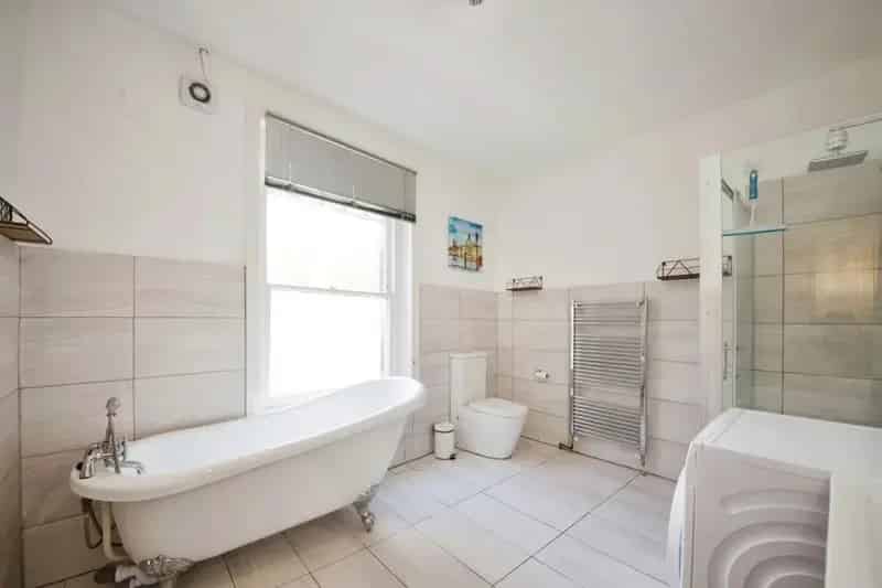2 Bedroom Flat To Let West End Lane London
