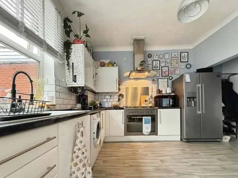 2 bedroom House
 For Sale