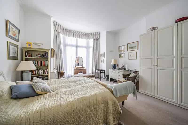 3 Bed 2 Bath Apartment Belsize Park Gardens NW3