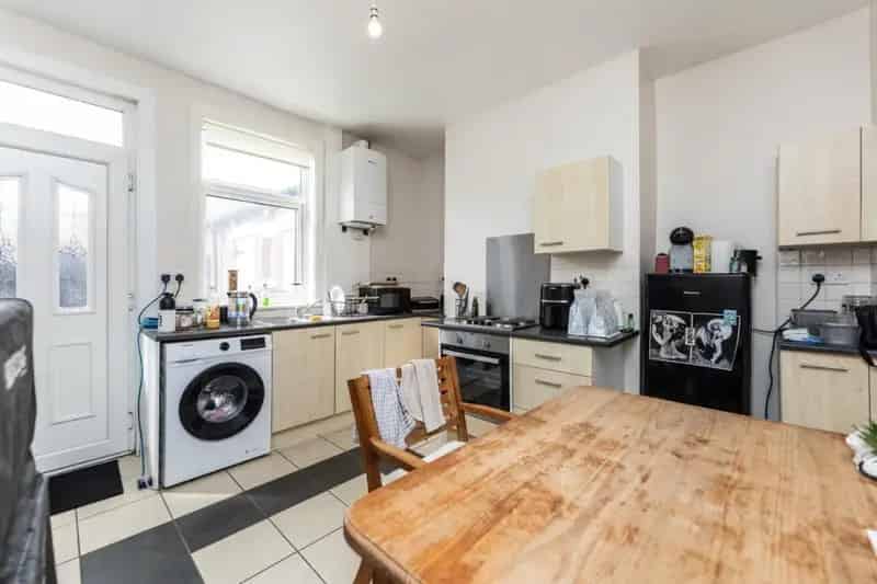 2 Bed Mid Terraced House For Sale Castleford