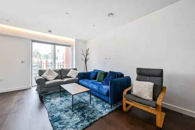 Flat to rent in Battersea, Wandsworth, London SW11