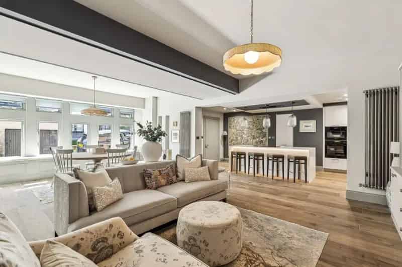3 Bedroom Mews House For Sale Modernized Open Plan Kitchen Family Home