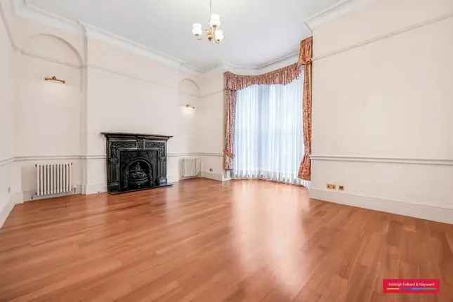 Flat to rent in Addison Road, London W14