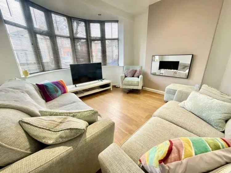 5 Bedroom Semi Detached House For Sale Near Stourfield Junior School