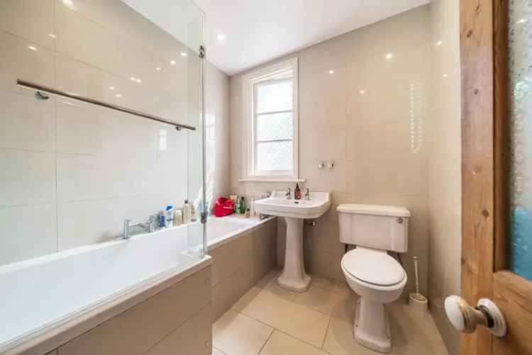 House For Sale in London, England