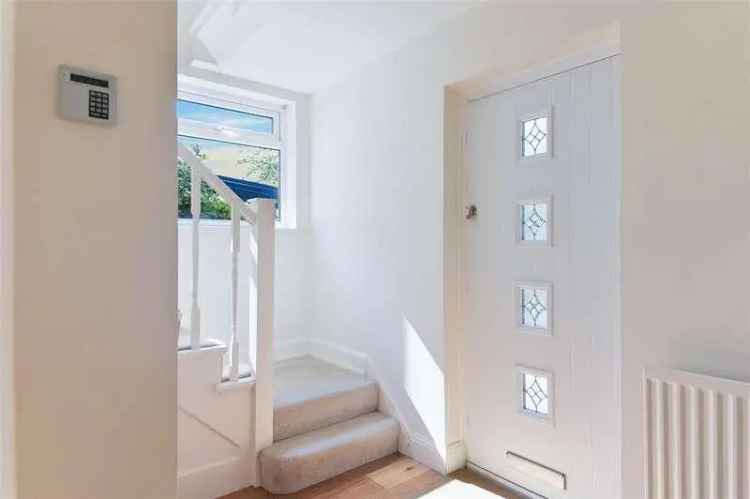 3 Bed House for Sale Roundwood Way