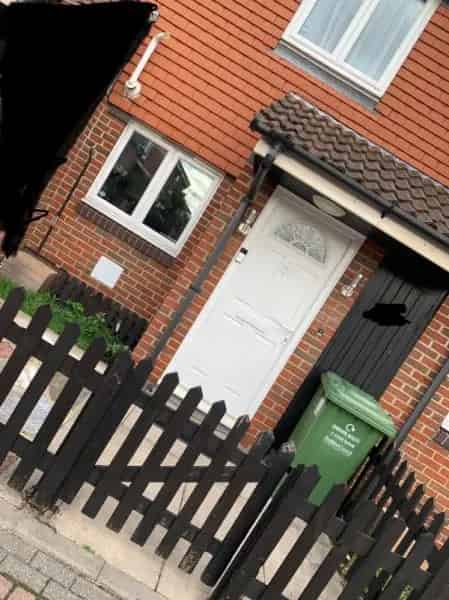 2 Bed House Pitsea SS13 Near Shops Schools