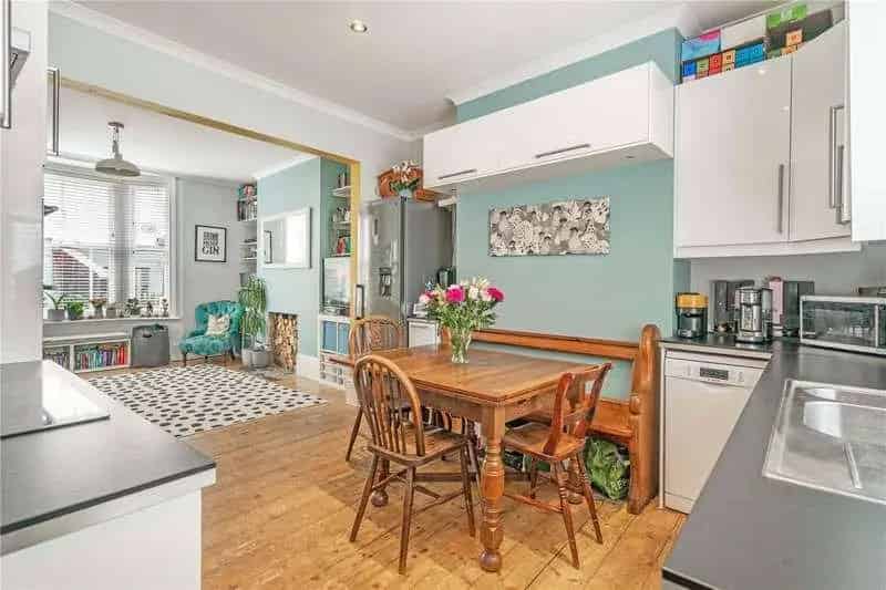 2 Bed Flat for Sale near Tunbridge Wells Station