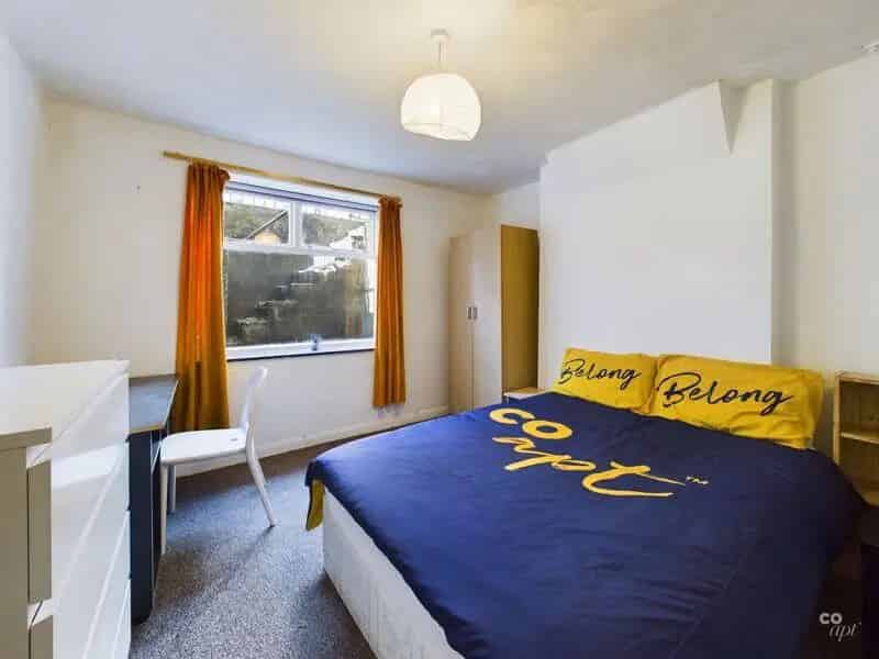 5 Bedroom Terraced House Near City Centre and Universities