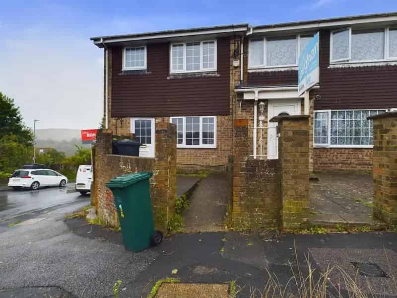 4 Bedroom Apartment to Rent