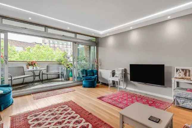 Flat for sale in Park Road, London NW1