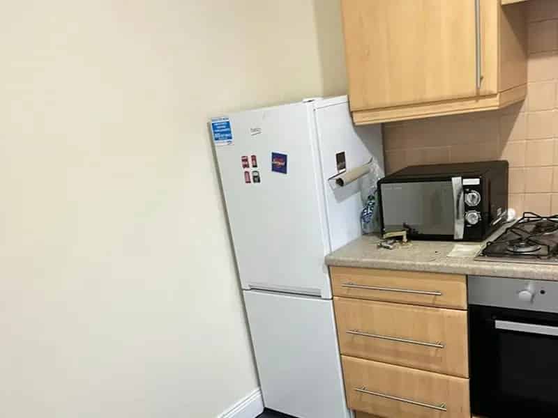 2 Bedroom Flat West End Glasgow Freshly Painted