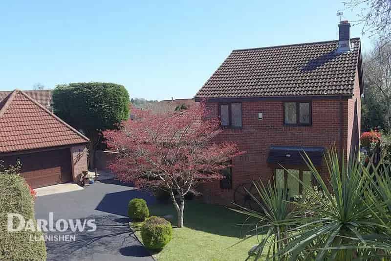 4 Bedroom Detached House for Sale in Thornhill Cardiff