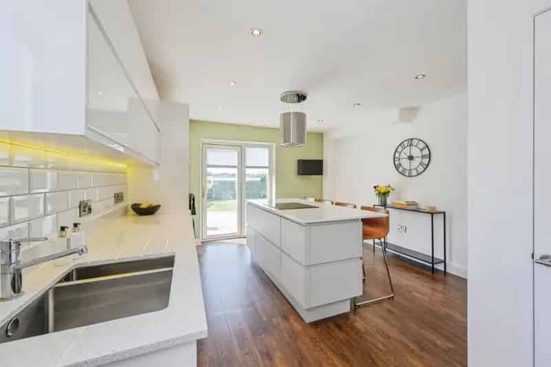 Four Bedroom Detached Family Home Ashbourne
