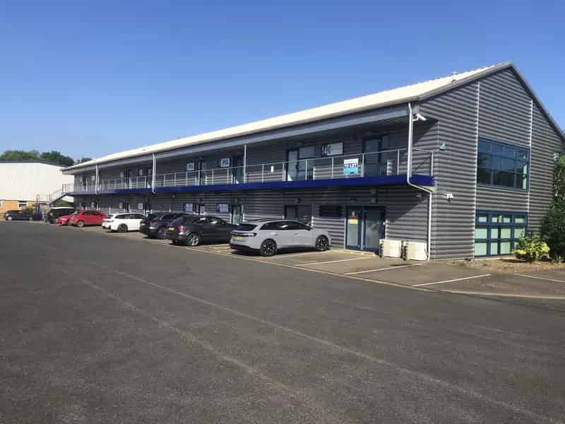 Refurbished 850 Sq Ft Open Plan Office Suite to Let