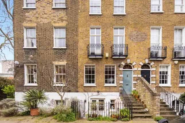 4 Bedroom Grade II Listed House Bethnal Green