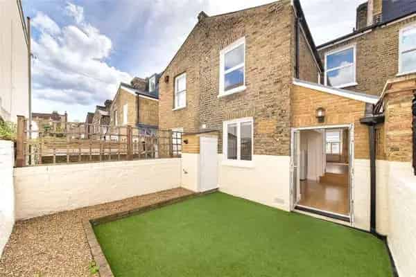 3 Bed Period Property Parsons Green 1070 Sqft