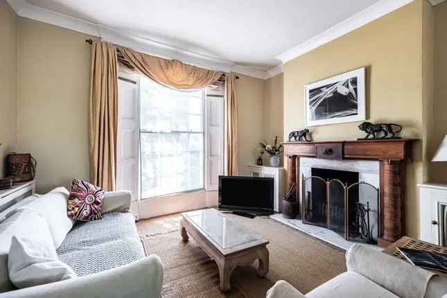 3 Bed House with 2 Studios De Beauvoir London