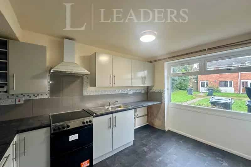 3 Bedroom Apartment to Rent