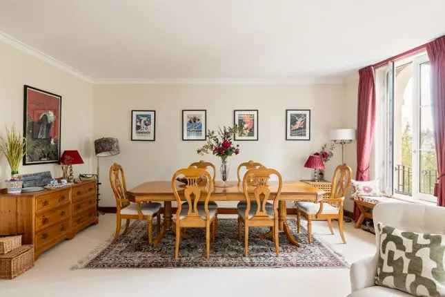 2-Bedroom Flat for Sale in London Villiers Street WC2N