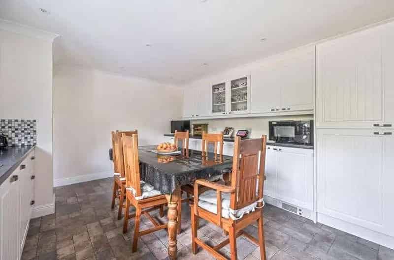 6 Bed Detached House for Sale in West Wellow
