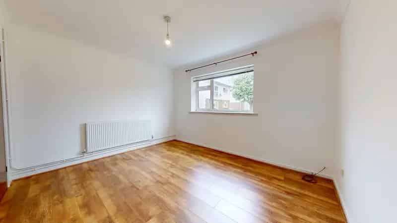2 Bedroom Flat House to Rent