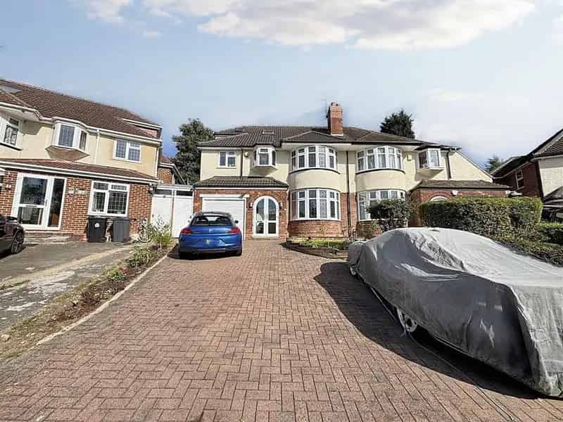 5 Bedroom Semi-Detached House For Sale