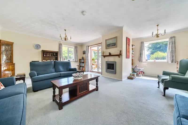 4 Bedroom Bungalow for Sale in Groombridge