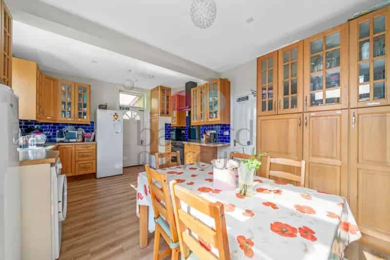 Stunning First Floor Ensuite Bedroom House Share Large Garden