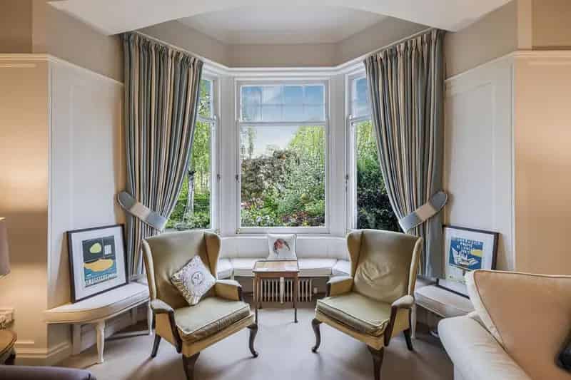 6 bedroom townhouse for sale