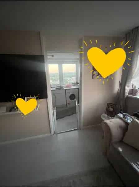 1 Bed Flat Near Town Centre with Parking and Great Views