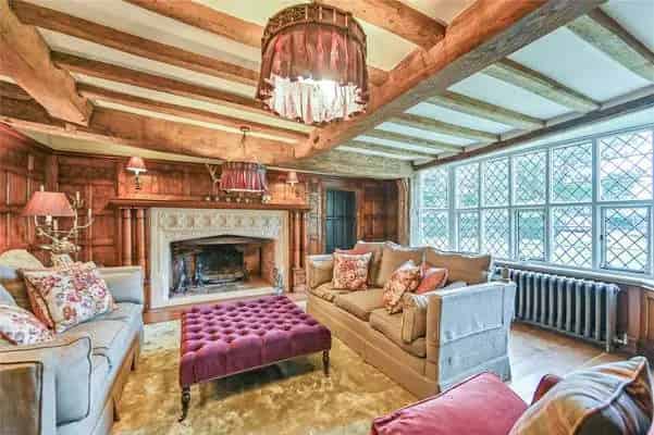 Grade II Listed Manor House with Indoor Pool and Converted Barn